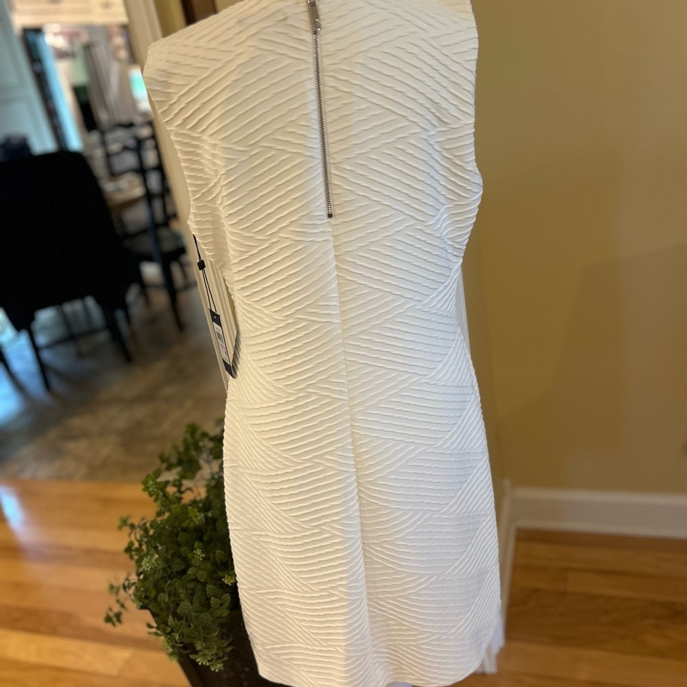 NWT Tommy Hilfiger Women’s Cream Sleeveless Lined Dress - Picture 6 of 11